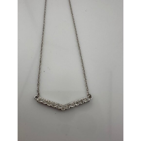 Chevron Illusion Set Diamond Bar Necklace - Picture 4 of 10